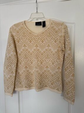 Liz Claiborne Cream and Tan V-Neck Patterned Sweater